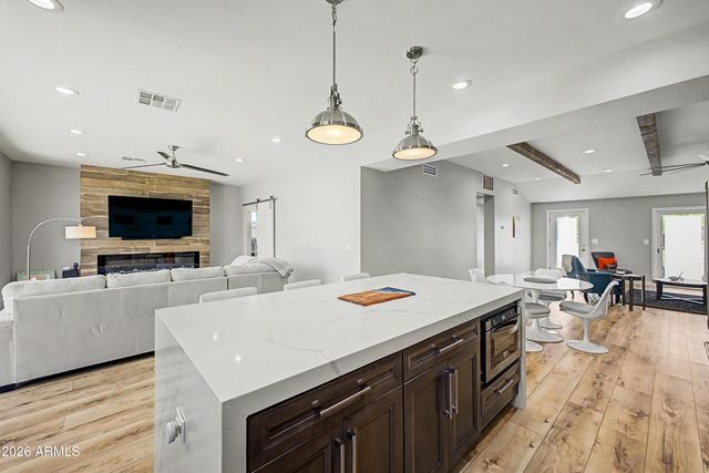 4136 E GLENROSA Avenue, Phoenix, AZ 85018