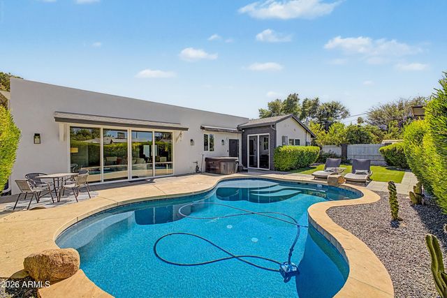 4136 E GLENROSA Avenue, Phoenix, AZ 85018