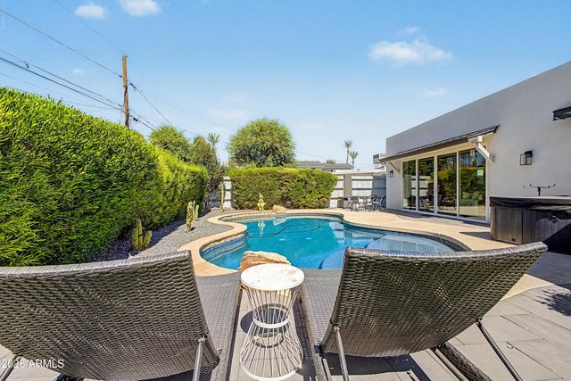 4136 E GLENROSA Avenue, Phoenix, AZ 85018