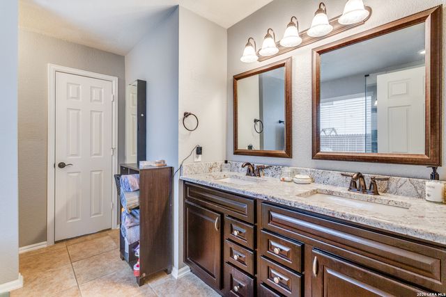 15606 Robin View, San Antonio, TX 78255