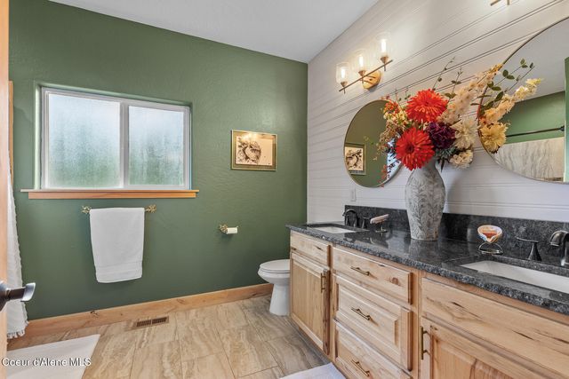 32055 N Konikson LN, Athol, ID 83801