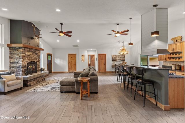 32055 N Konikson LN, Athol, ID 83801