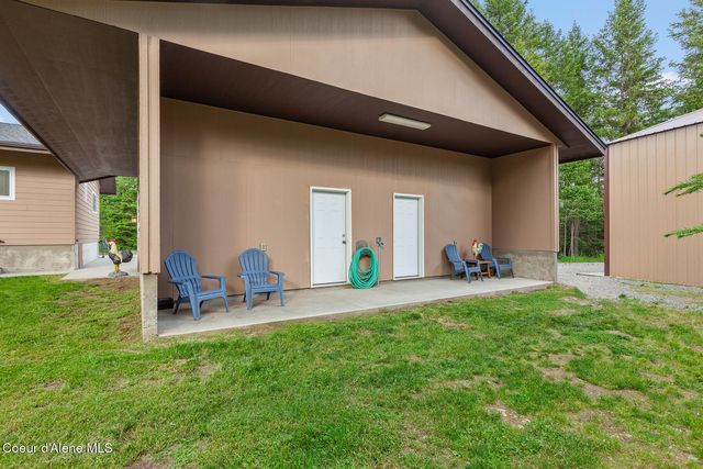 32055 N Konikson LN, Athol, ID 83801