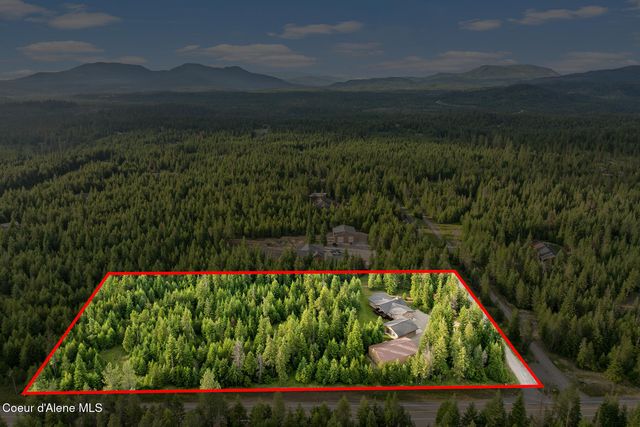 32055 N Konikson LN, Athol, ID 83801