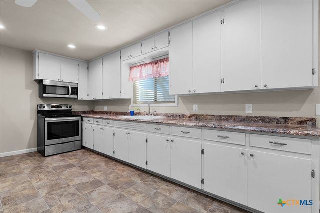 818 Mary Boulevard, New Braunfels, TX 78130