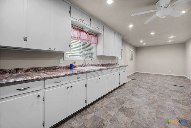 818 Mary Boulevard, New Braunfels, TX 78130