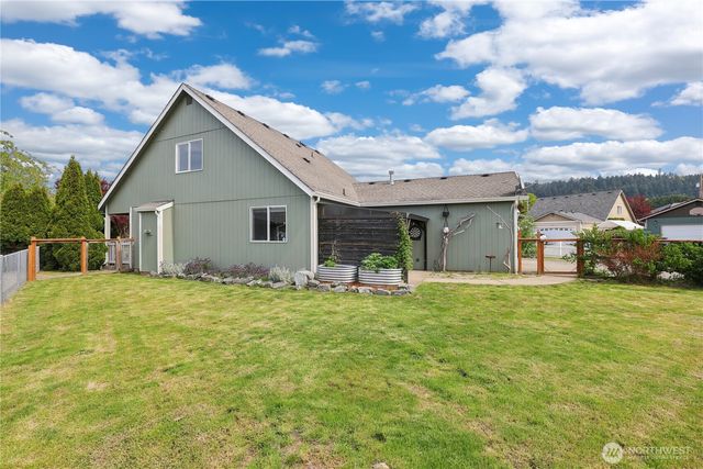 5417 156th Avenue Ct E, Sumner, WA 98390
