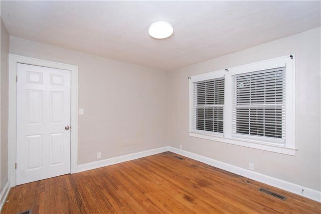 5331 Charlotte Street, Kansas City, MO 64110