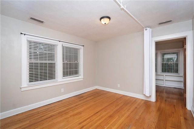 5331 Charlotte Street, Kansas City, MO 64110