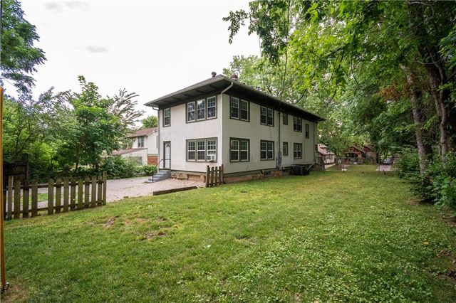 5331 Charlotte Street, Kansas City, MO 64110
