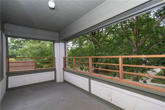 5331 Charlotte Street, Kansas City, MO 64110