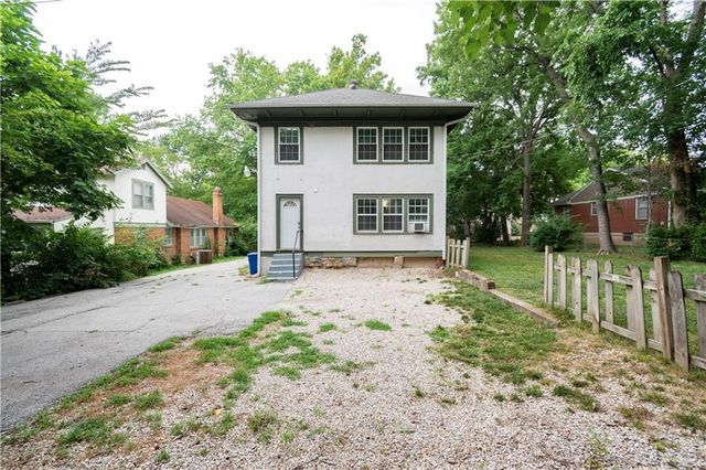 5331 Charlotte Street, Kansas City, MO 64110