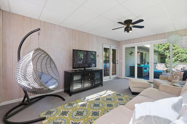 423 Butternut Drive, Oregon, WI 53575