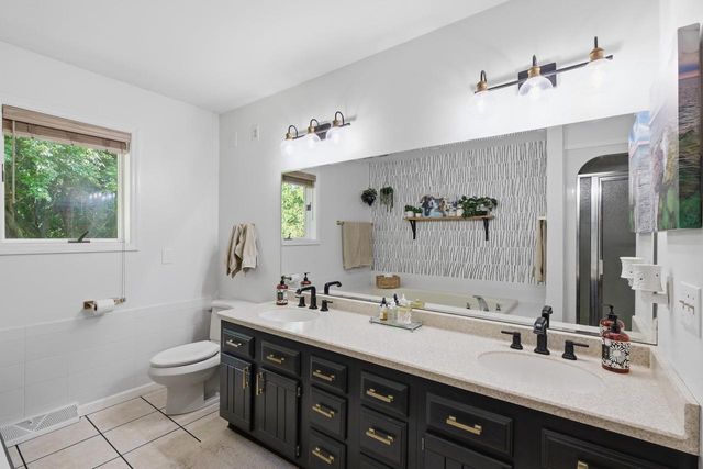 423 Butternut Drive, Oregon, WI 53575
