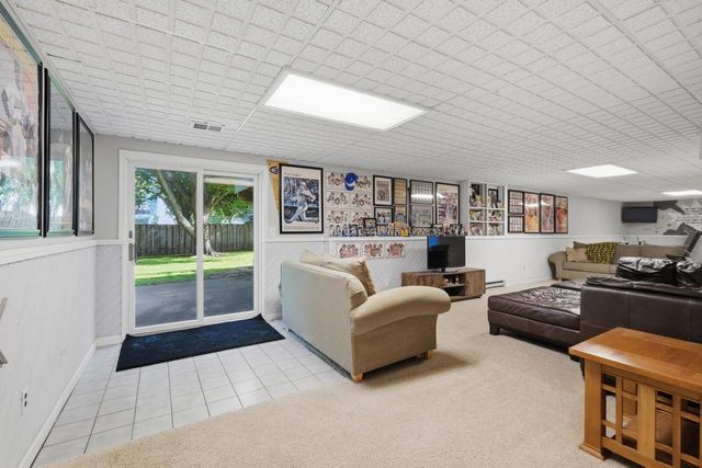 423 Butternut Drive, Oregon, WI 53575