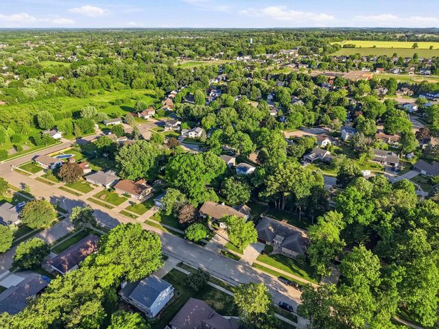 423 Butternut Drive, Oregon, WI 53575
