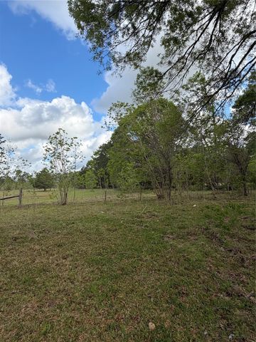 281 Road 3017b, Dayton, TX 77535