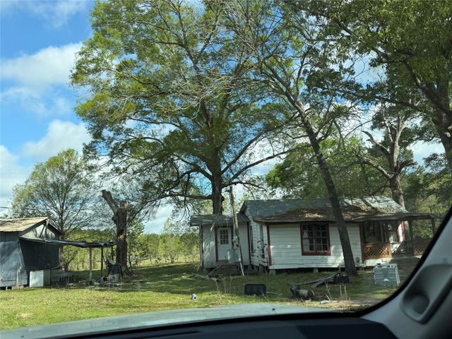 281 Road 3017b, Dayton, TX 77535