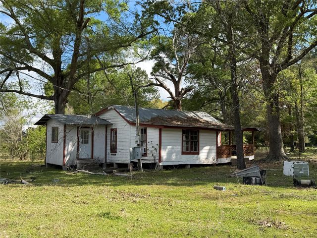 281 Road 3017b, Dayton, TX 77535