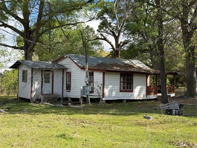 281 Road 3017b, Dayton, TX 77535