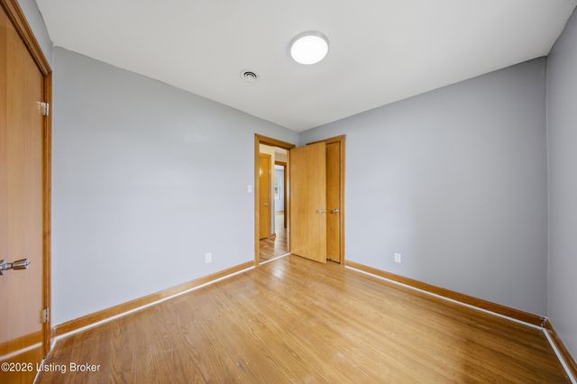 6412 South Dr, Louisville, KY 40272