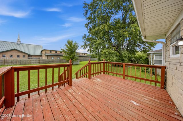 6412 South Dr, Louisville, KY 40272