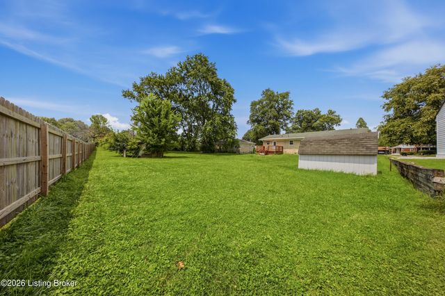 6412 South Dr, Louisville, KY 40272