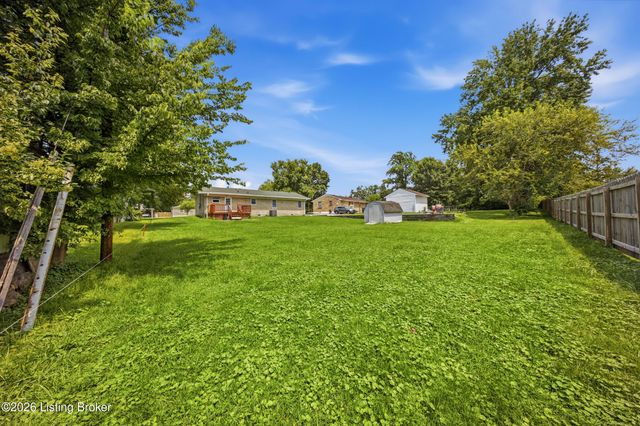 6412 South Dr, Louisville, KY 40272