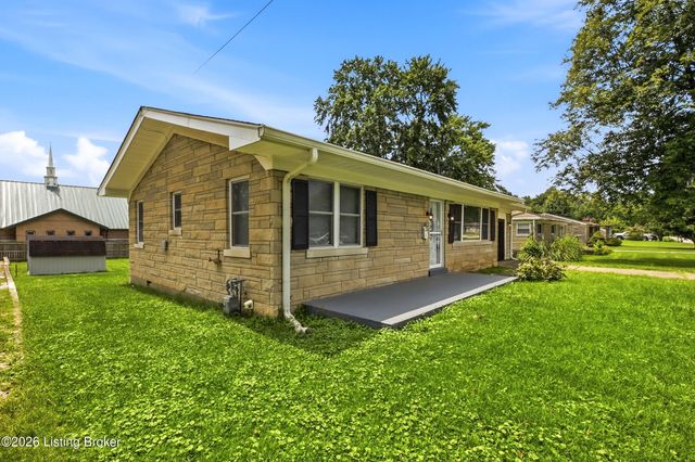 6412 South Dr, Louisville, KY 40272