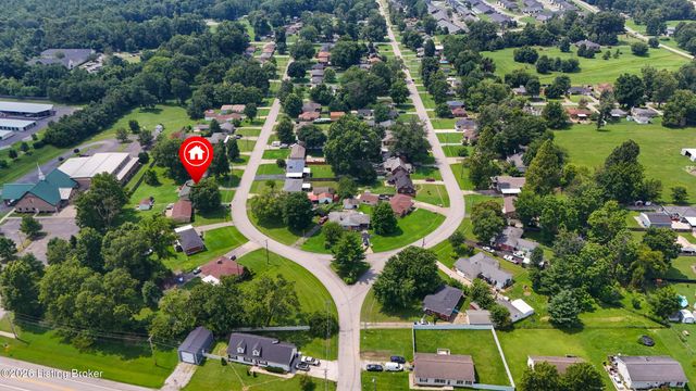 6412 South Dr, Louisville, KY 40272