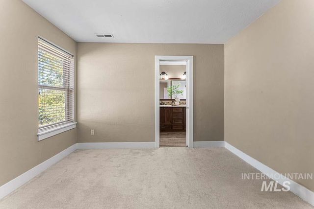 3208 S Fox Leash Ave, Eagle, ID 83616