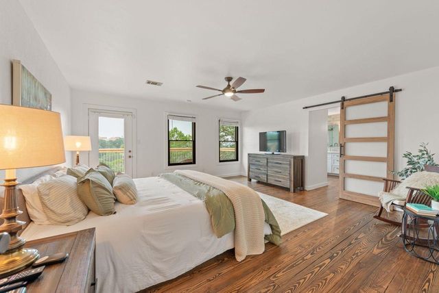 307 E Nautilus Ave, Lakeway, TX 78738