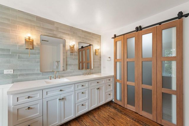 307 E Nautilus Ave, Lakeway, TX 78738