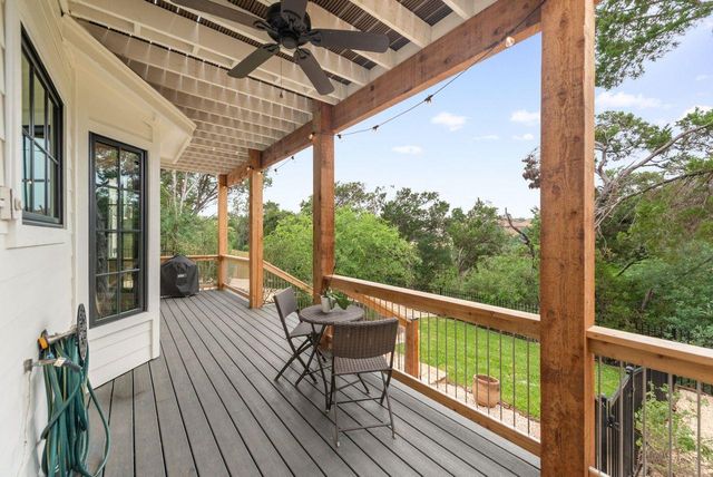 307 E Nautilus Ave, Lakeway, TX 78738