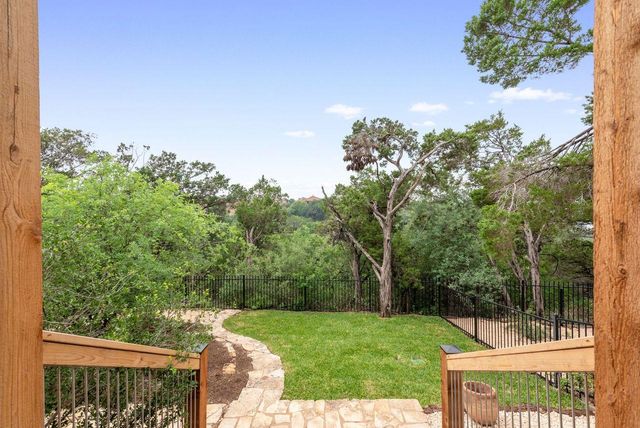 307 E Nautilus Ave, Lakeway, TX 78738