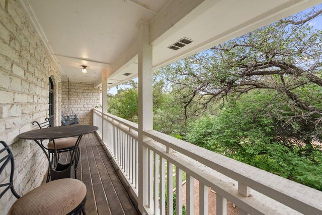 307 E Nautilus Ave, Lakeway, TX 78738