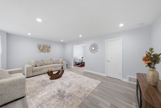 1130 156th Place, Calumet City, IL 60409