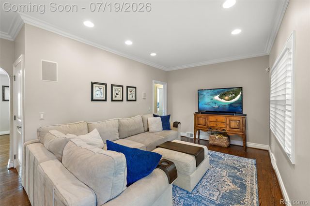 1370 Fieldway Drive, Bloomfield Charter Township, MI 48302