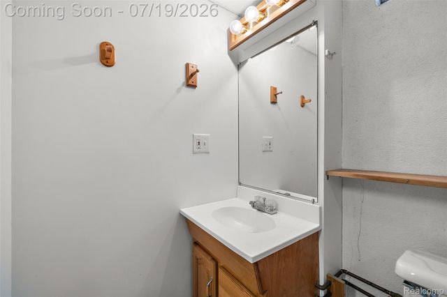 1370 Fieldway Drive, Bloomfield Charter Township, MI 48302
