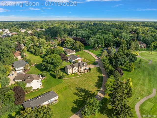 1370 Fieldway Drive, Bloomfield Charter Township, MI 48302