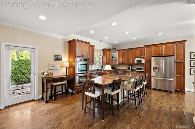 1370 Fieldway Drive, Bloomfield Charter Township, MI 48302