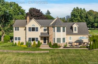 1370 Fieldway Drive, Bloomfield Charter Township, MI 48302