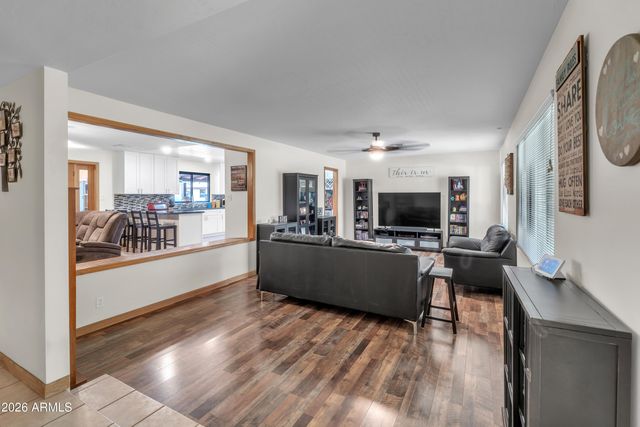 13201 N 64th Drive, Glendale, AZ 85304