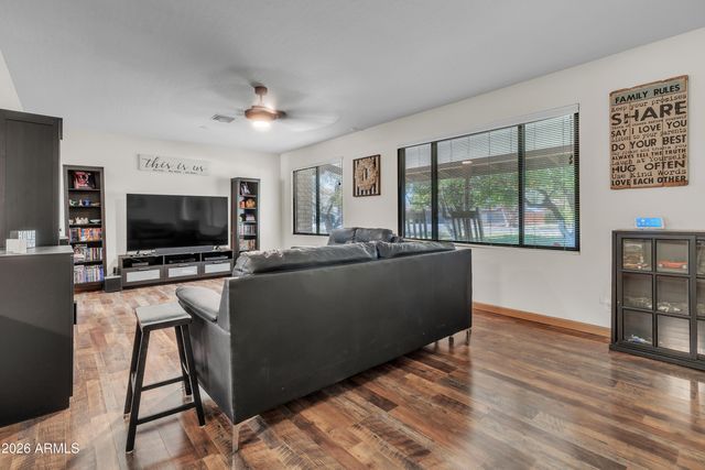 13201 N 64th Drive, Glendale, AZ 85304