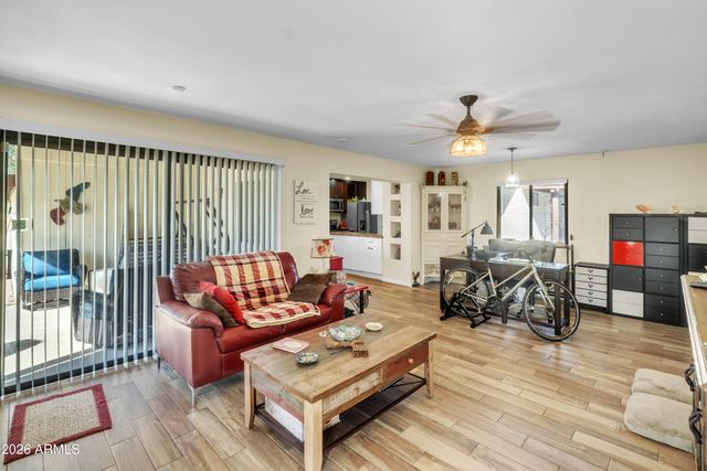 13201 N 64th Drive, Glendale, AZ 85304