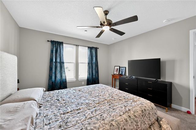 2202 SW Osage Drive, Lee's Summit, MO 64082