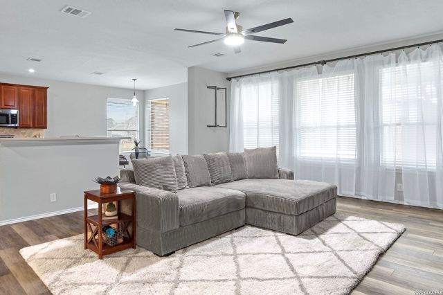 776 San Luis, New Braunfels, TX 78132