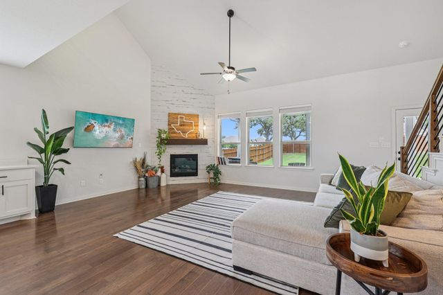 958 Pink Granite BLVD, Dripping Springs, TX 78620