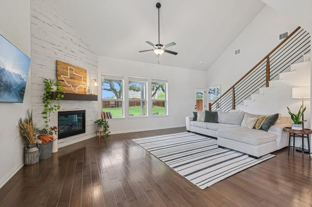 958 Pink Granite BLVD, Dripping Springs, TX 78620