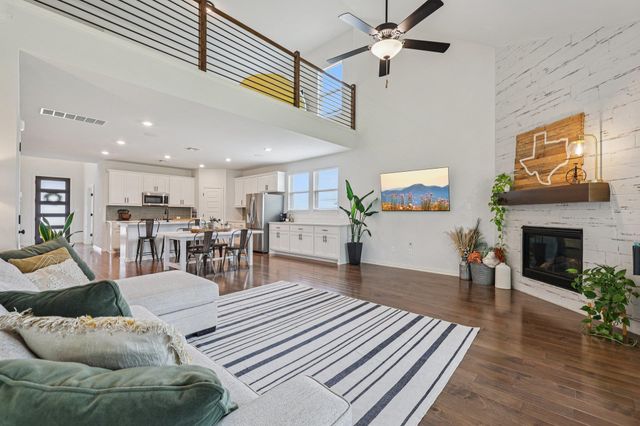 958 Pink Granite BLVD, Dripping Springs, TX 78620